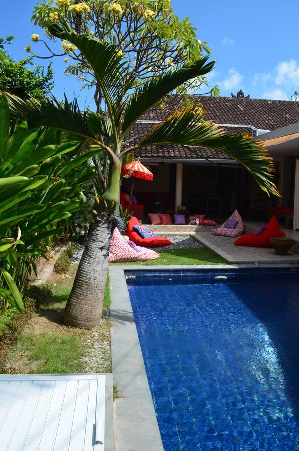 Karisa Pods Vandrarhem Seminyak Exteriör bild